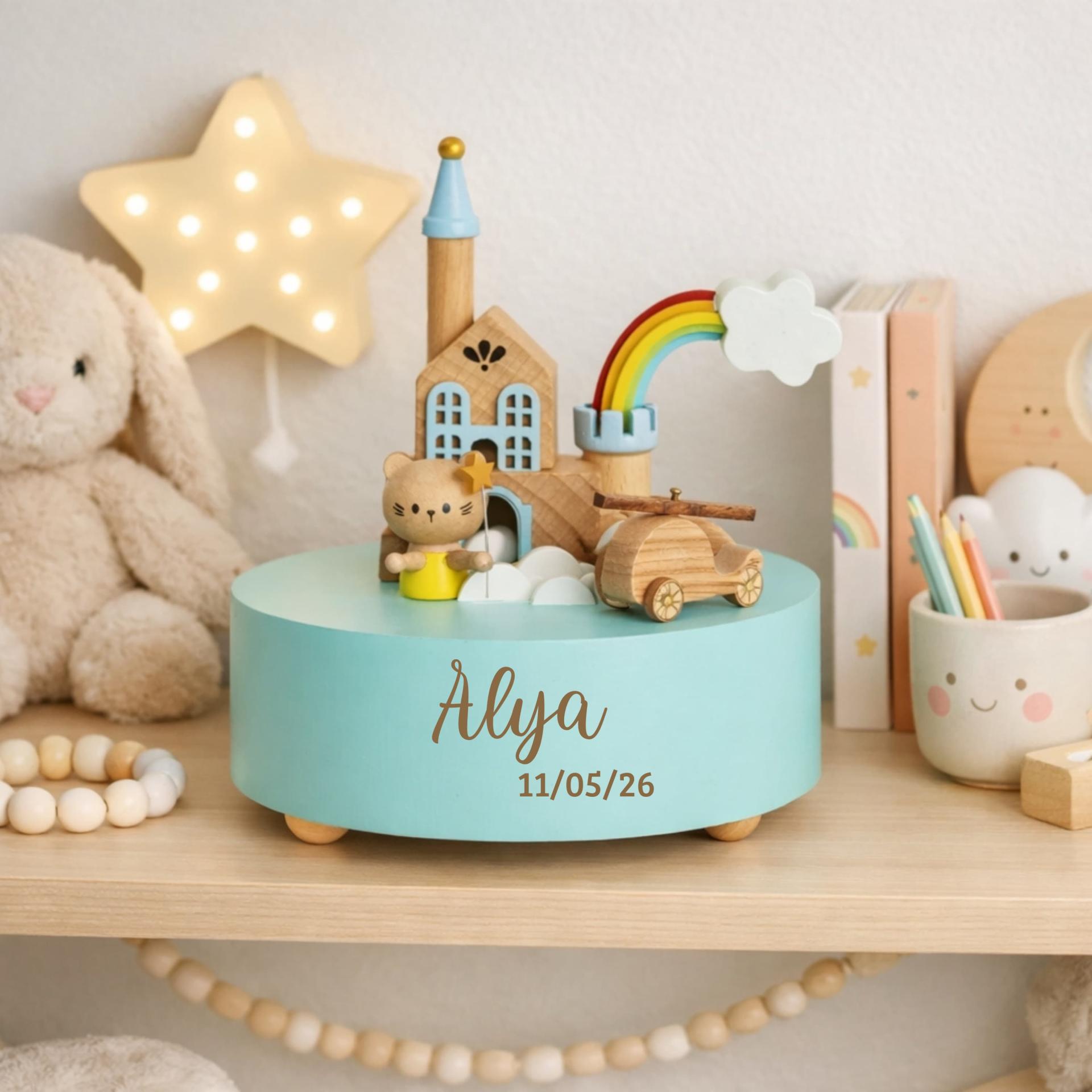 Boite musique turquoise personnalisee avec le prenom alya