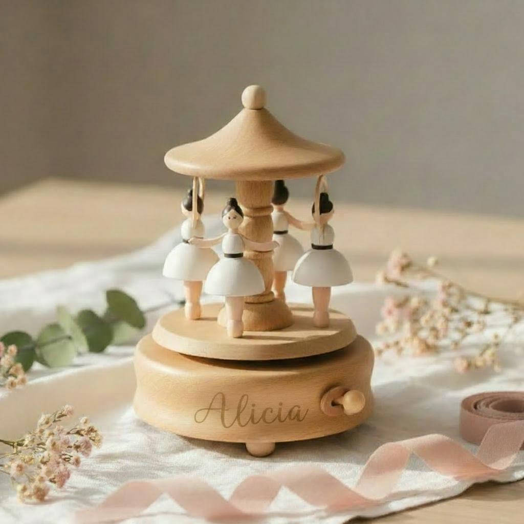 Carrousel ballerines personnalisé Alicia, boîte à musique en bois