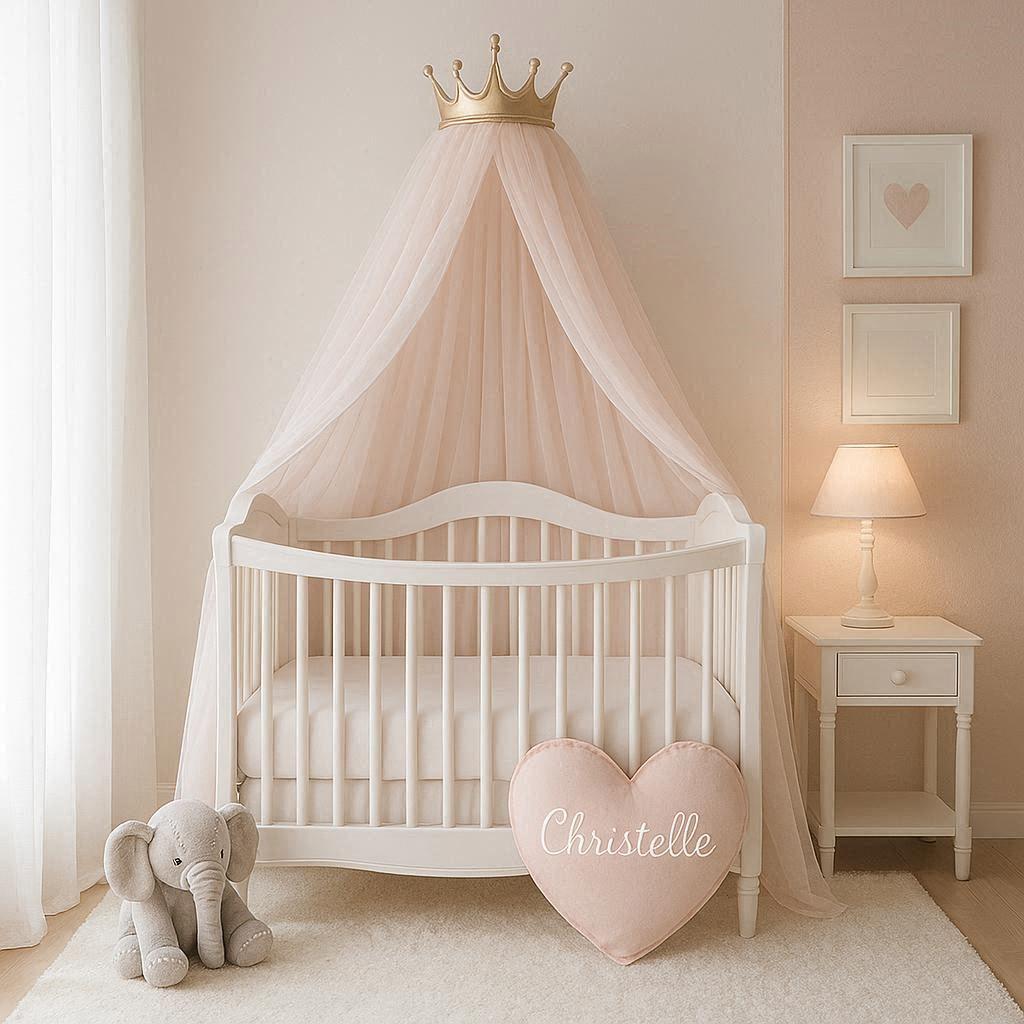 Chambre de bebe blanc et rose poudre berceau avec voile rose et coussin christelle peluche elephant et lumiere naturelle