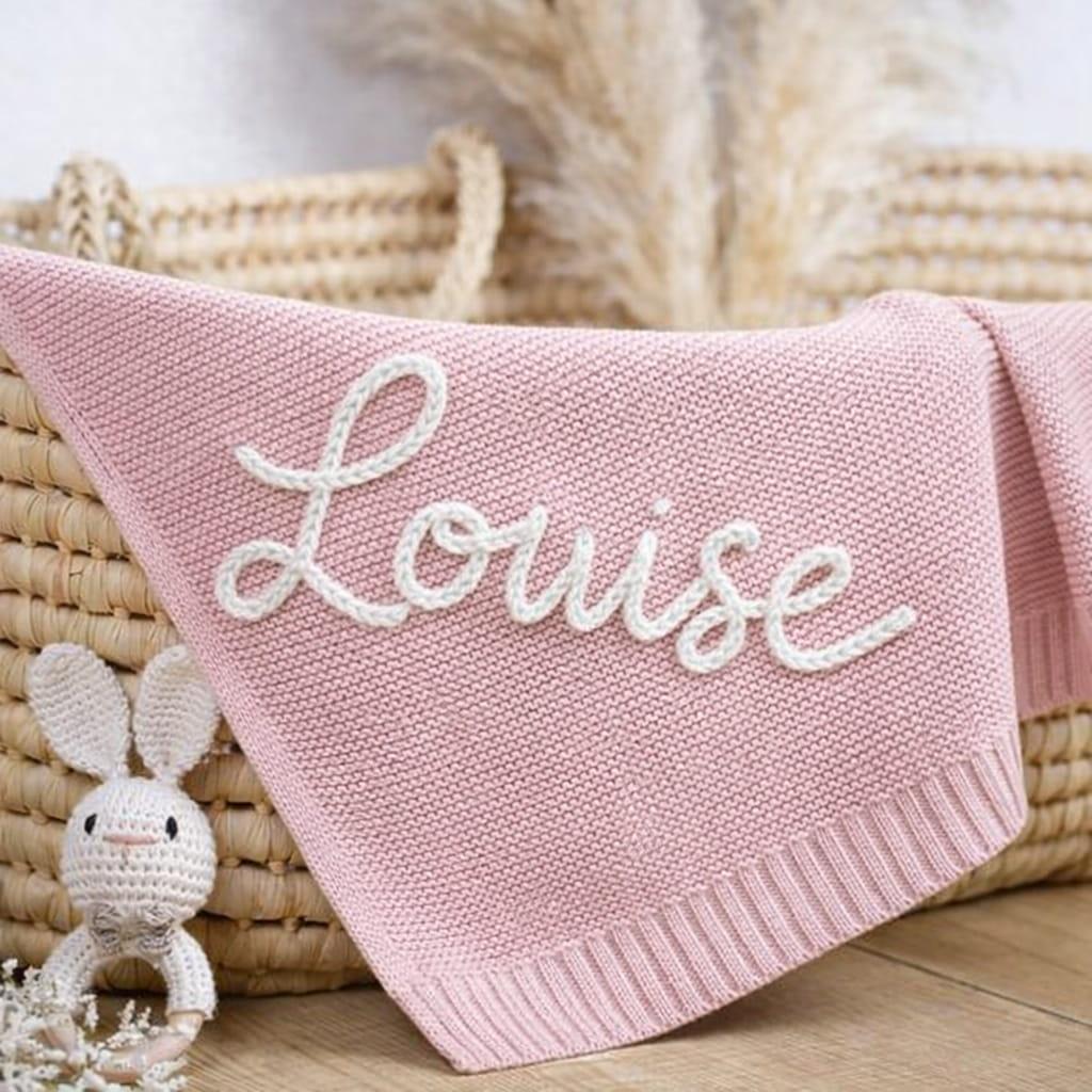 Couverture de naissance personnalisée avec le prénom Louise brodé