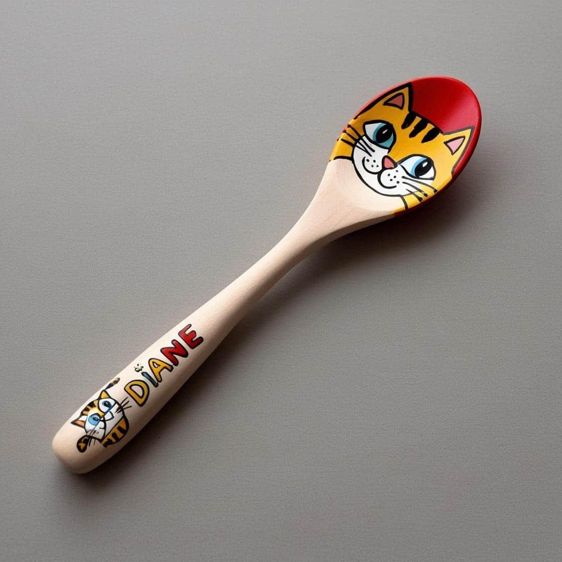 Cuillere en bois pour enfant avec le prenom diane