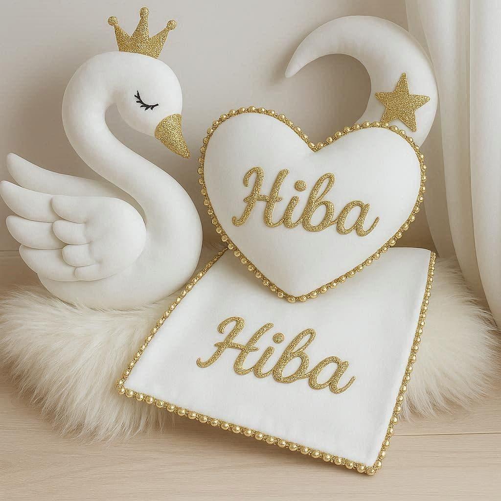 Jolie coffret cadeau personnalise au nom de hiba coussin coeur plaid peluche cygne cadeau fait main couture