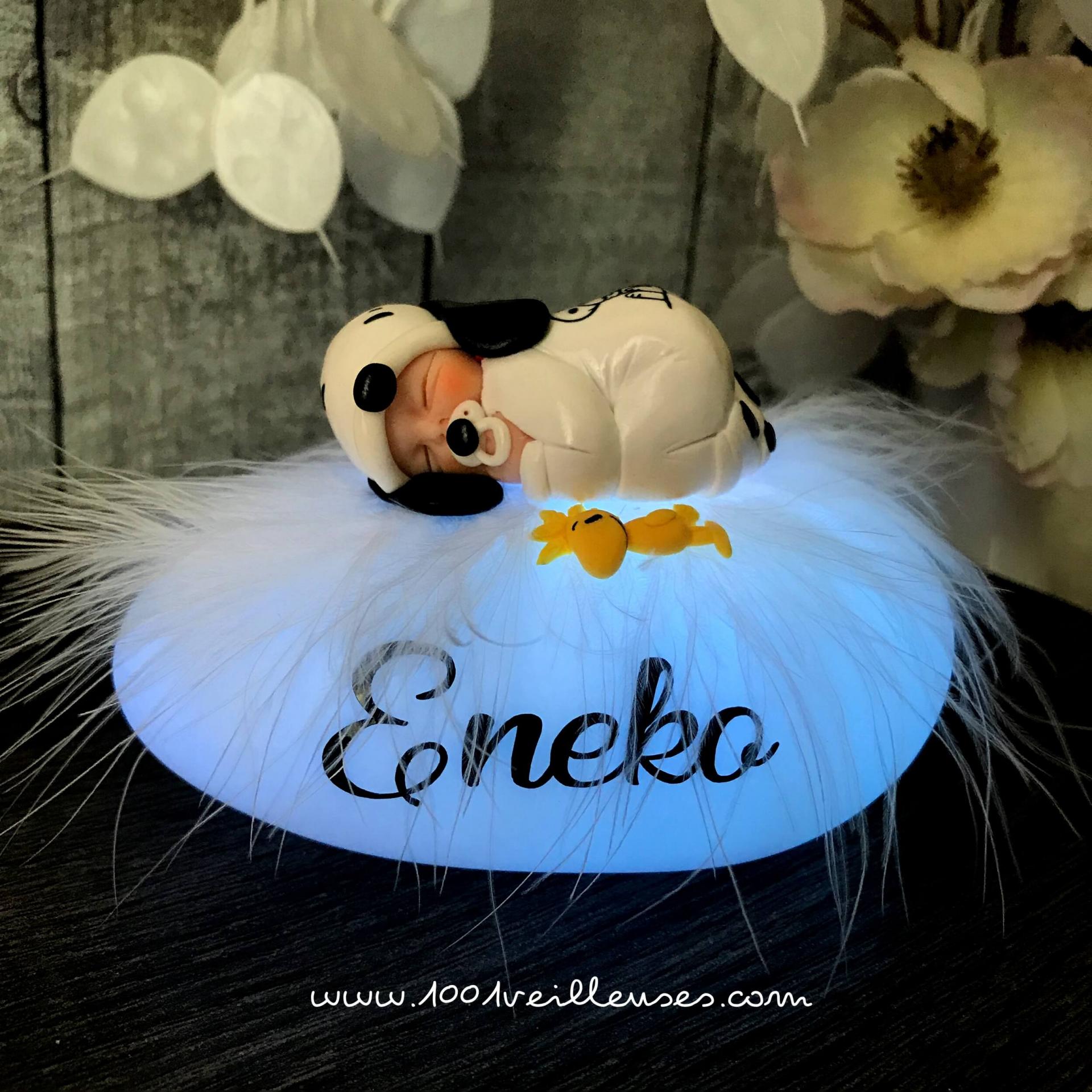 Magnifique coffret de naissance personnalisé - veilleuse Snoopy avec son doudou, une création artisanale rare et un souvenir unique