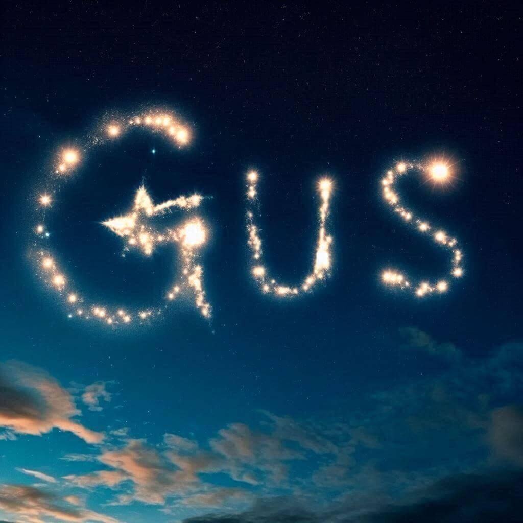 Le prenom gus ecrit dans le ciel avec une petite etoile