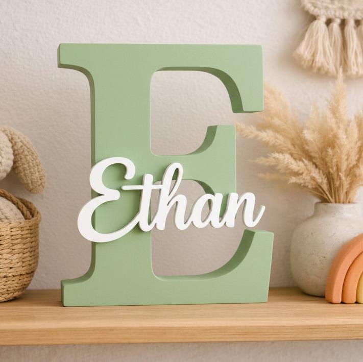 Lettre e decorative personnalisee avec le prenom ethan