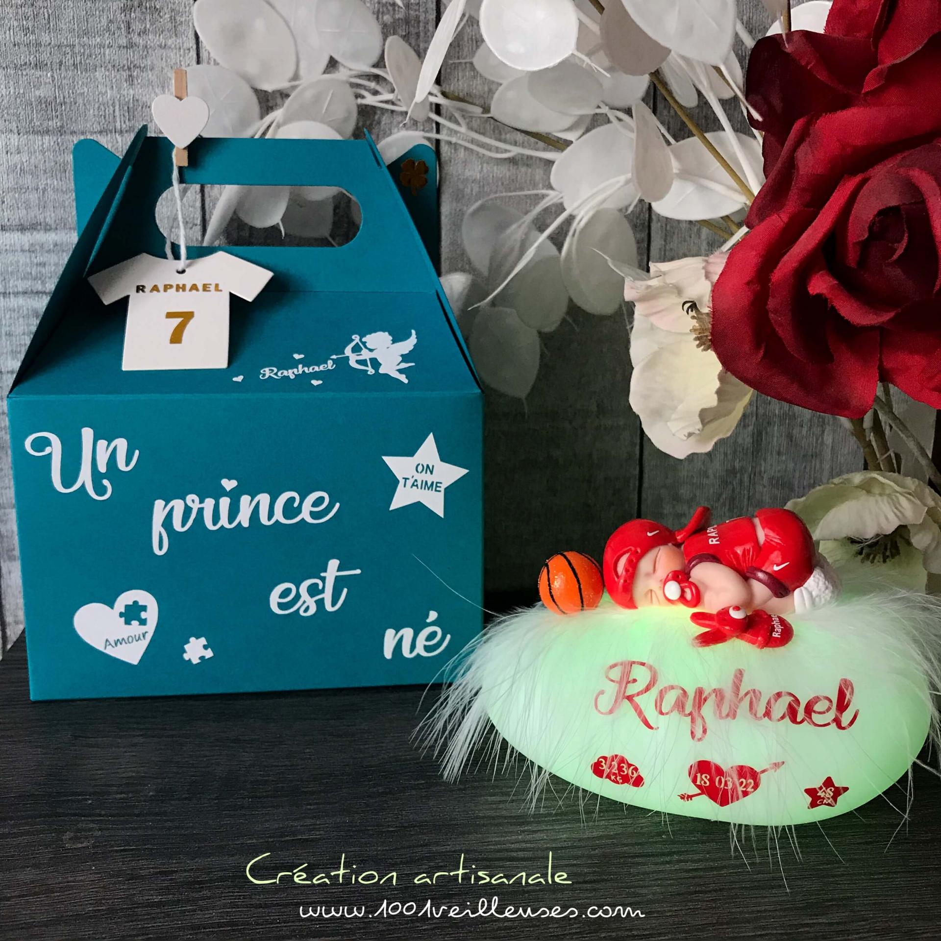 cadeau de naissance ou de baptême pour un petit garçon, veilleuse bébé personnalisé, thème basket