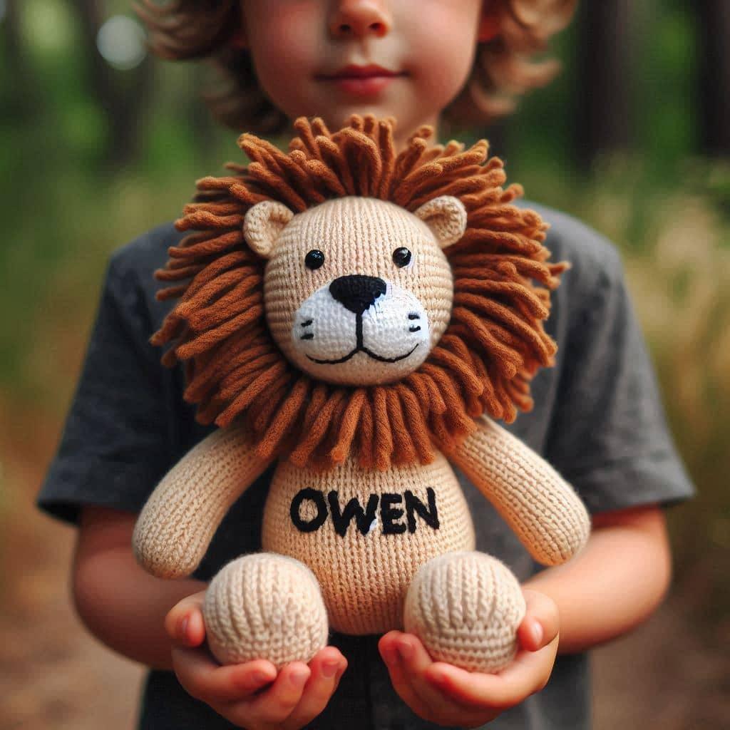 Peluche lion au crochet personnalisee avec le prenom owen